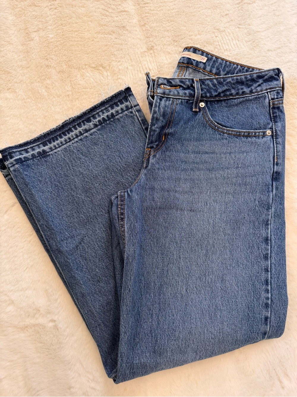 Levi's Low Loose Straight Leg 27/30 Women's Denim Jeans in Medium Blue